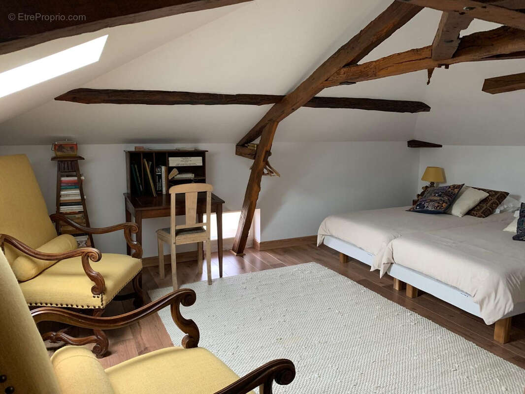 Maison à CHAMPAGNAC-DE-BELAIR