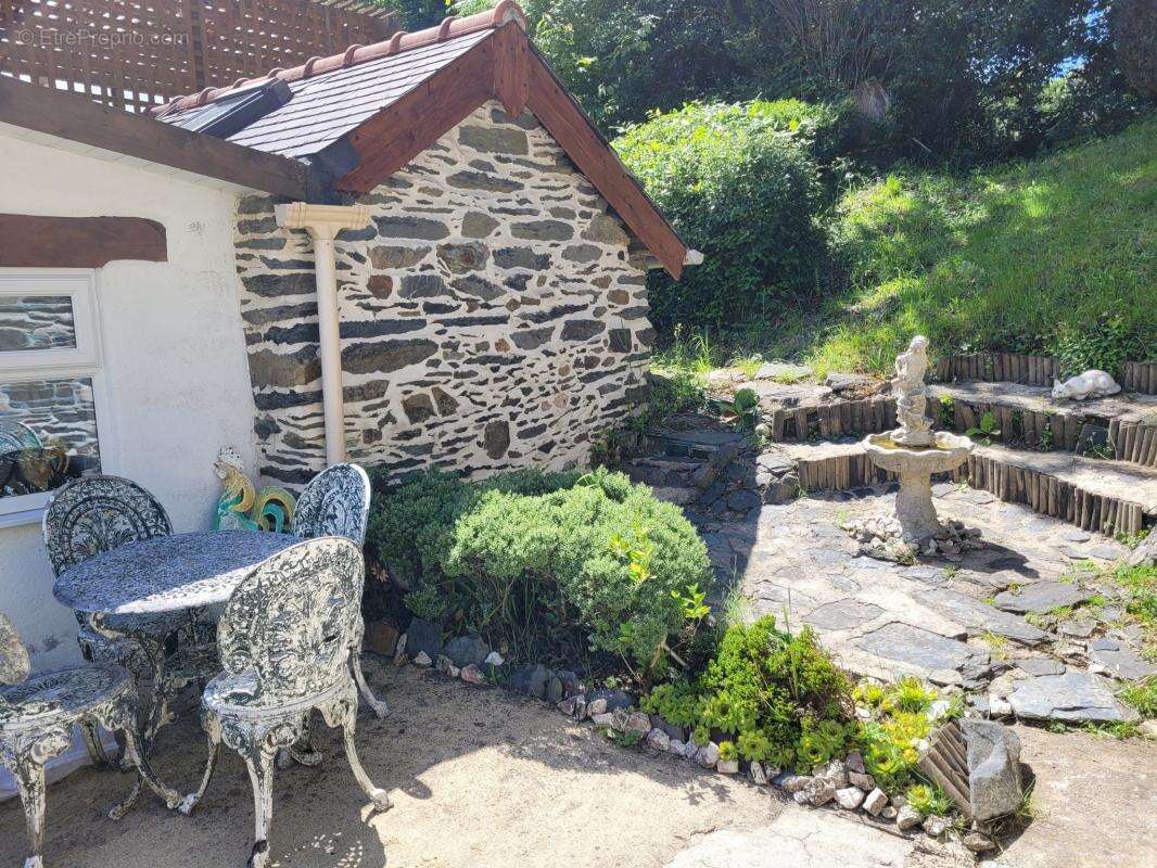 Maison à CAUREL