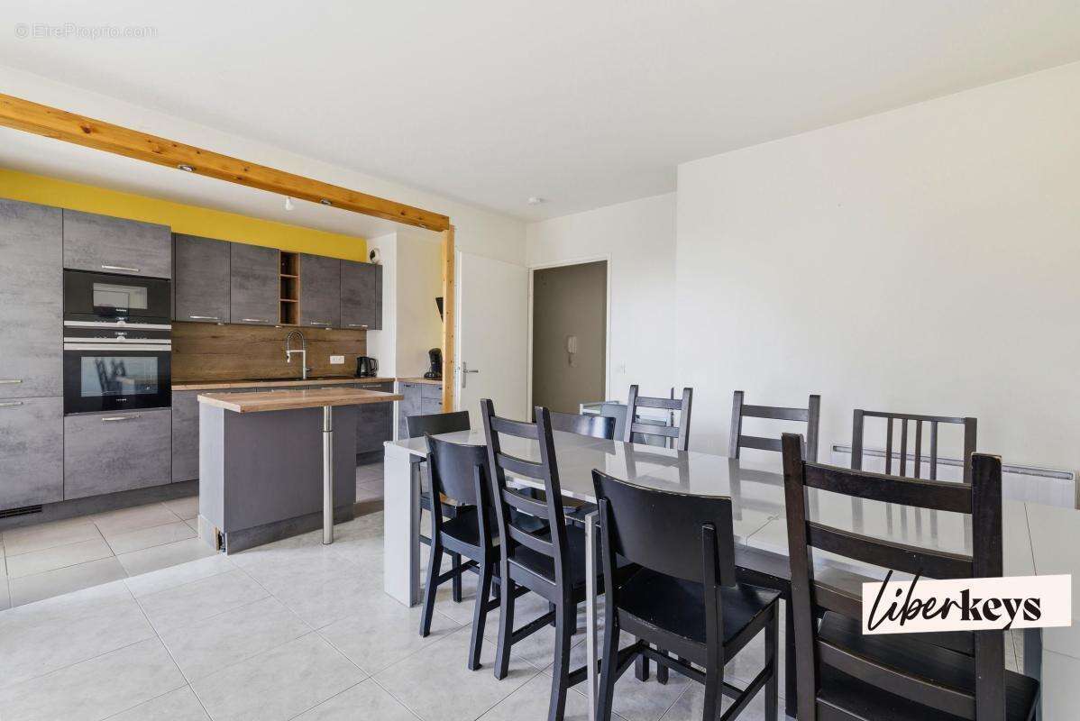 Appartement de 4 pièces aux pieds de la Seine dans le quartier "Gondoles Sud" - photo 4