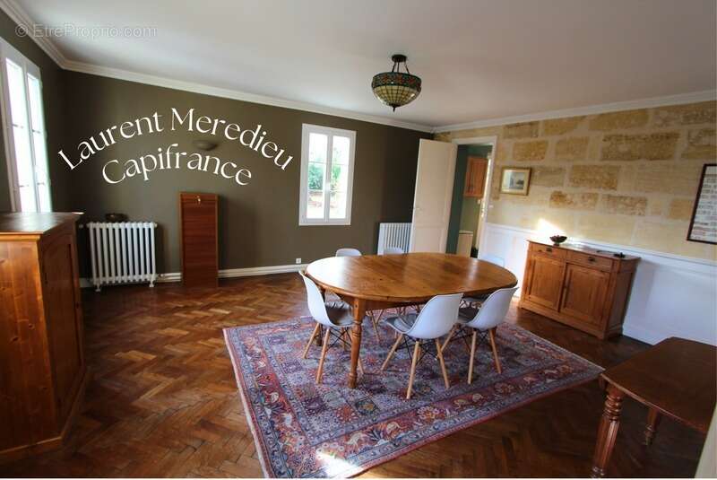 Maison à AMBARES-ET-LAGRAVE