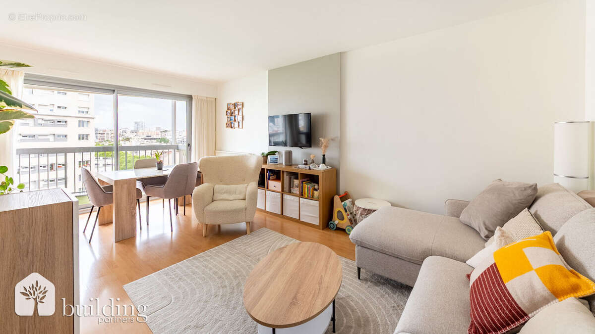 Appartement à COURBEVOIE