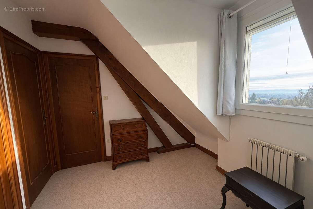Maison à RENAISON