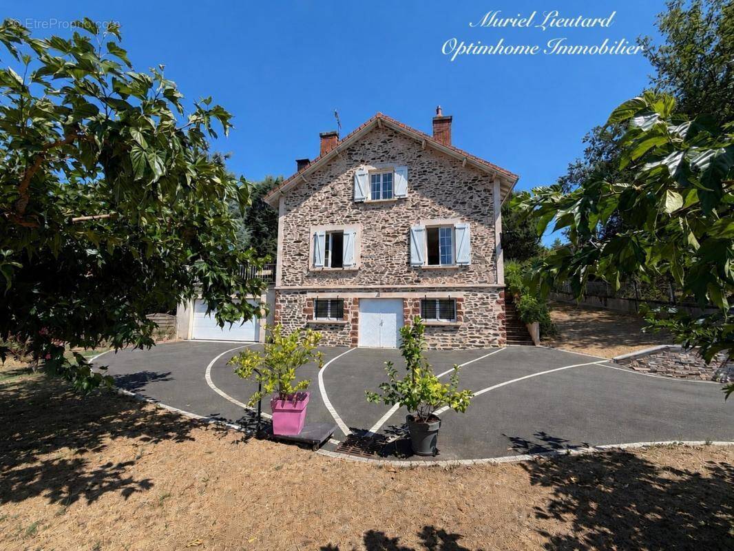 Maison à DECAZEVILLE