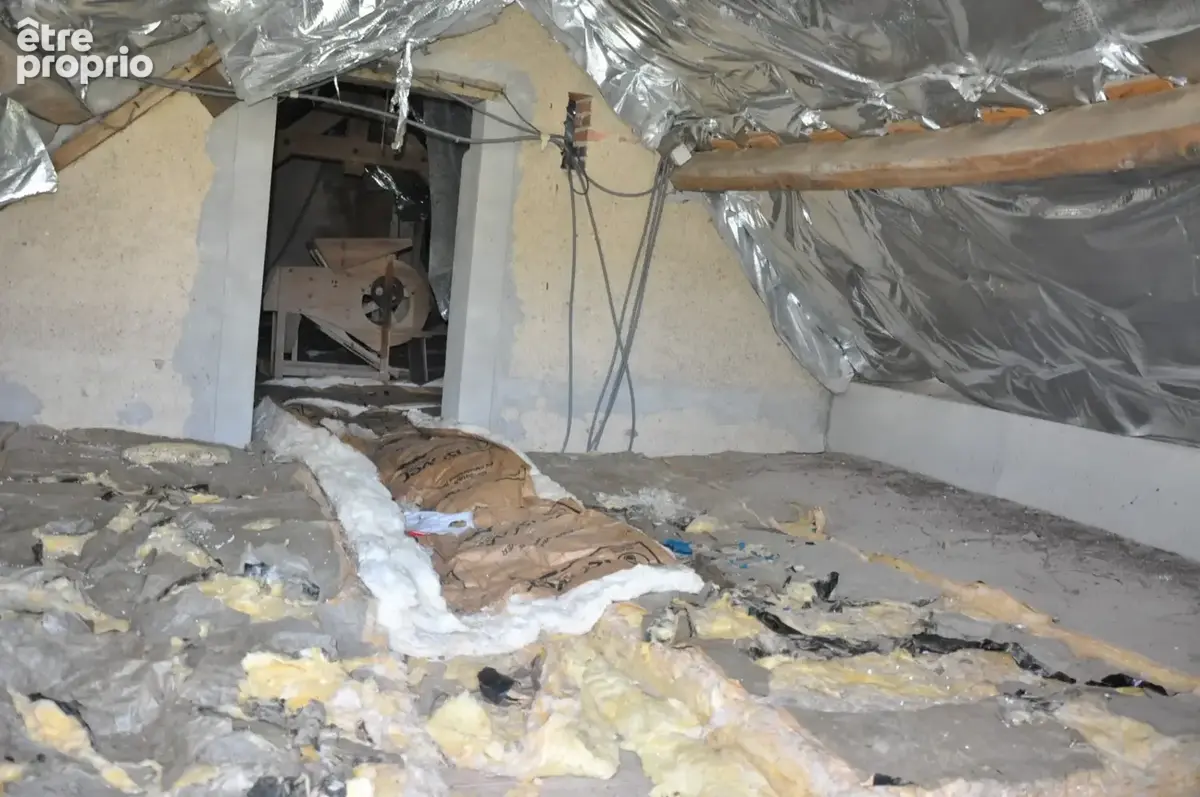 Belle maison en pierre, avec 2 chambres, une grange et terrain de 1543 m2 - photo 11