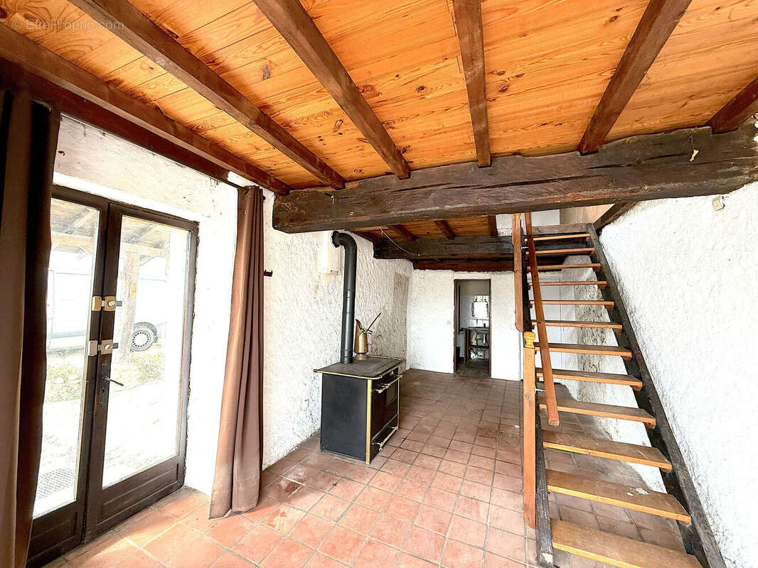 Photo 9 - Maison à RIGNIEUX-LE-FRANC