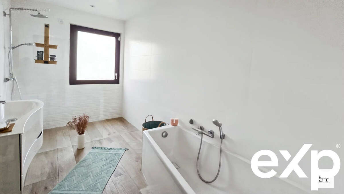 Maison à SAINT-SEBASTIEN-SUR-LOIRE