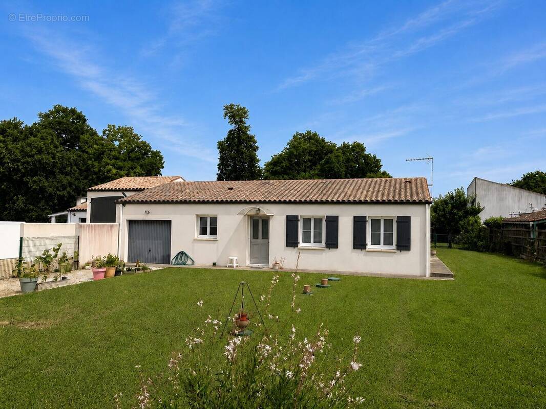 Maison à COZES