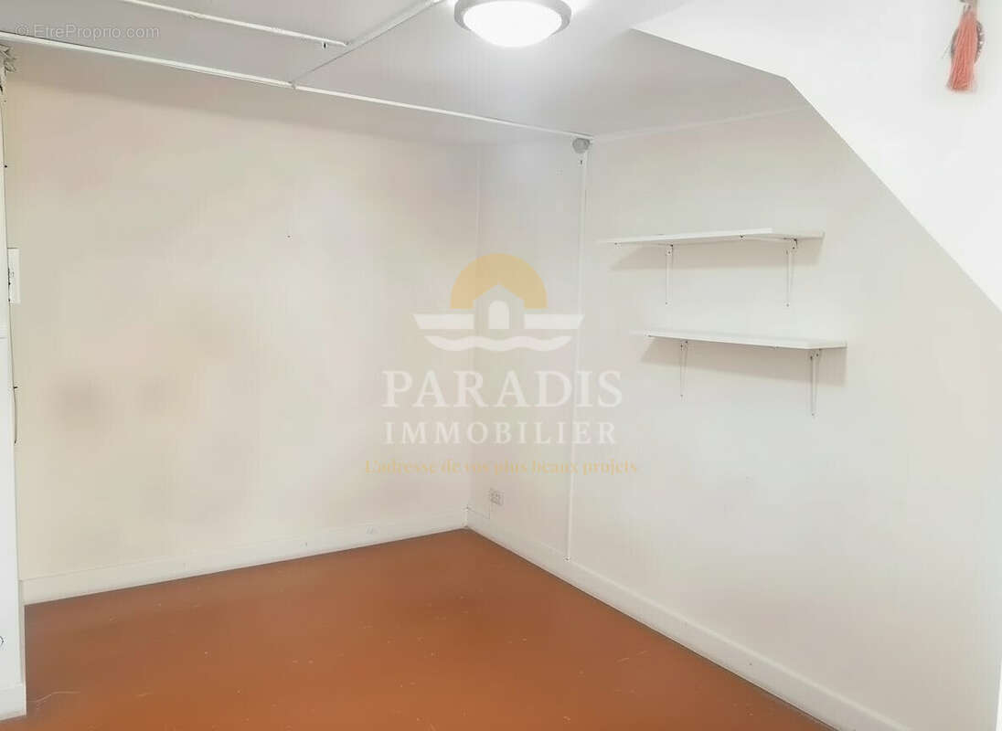 Studette mansardée - coin nuit - Appartement à NICE