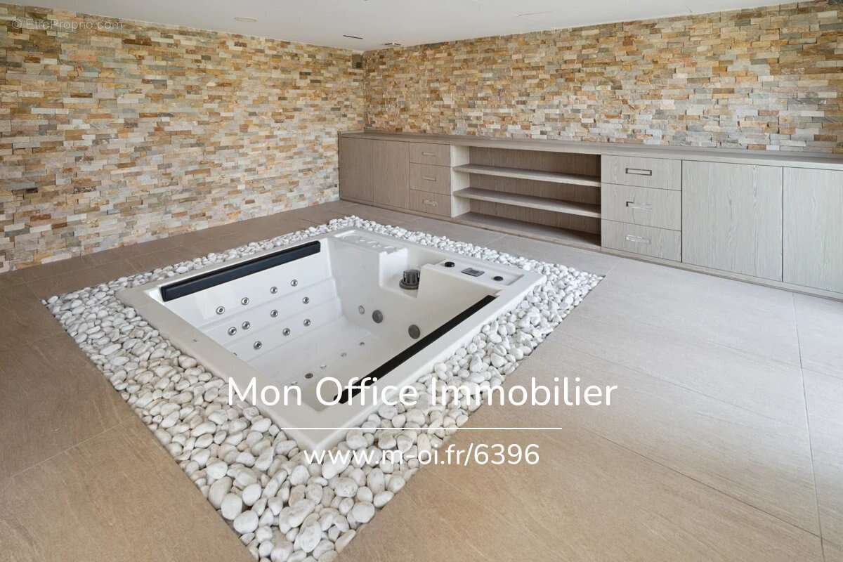 Référence : 6635-pel. - propriété de luxe vue sur saint tropez & vue mer - photo 15