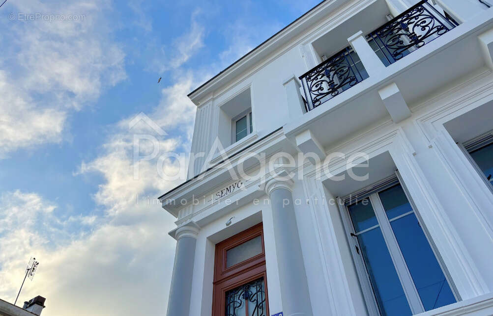 Maison entièrement rénovée - Grand sous-sol - Centre-ville - photo 26
