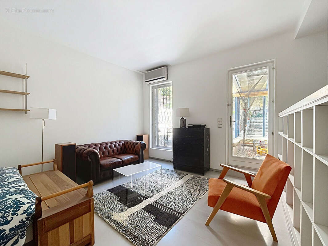 Appartement à MARSEILLE-4E