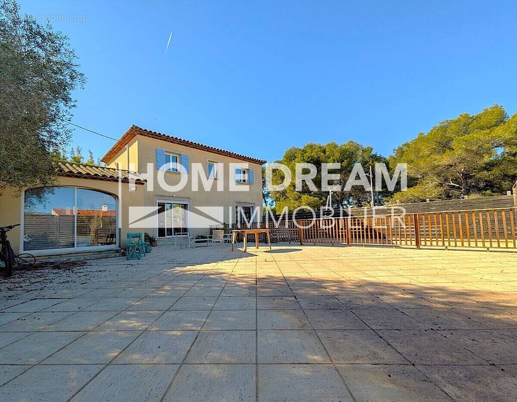 Maison à SIX-FOURS-LES-PLAGES