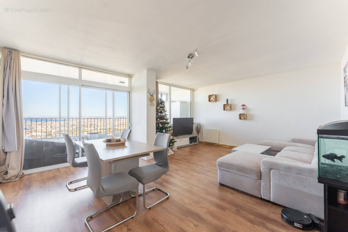 Appartement à MARSEILLE-9E