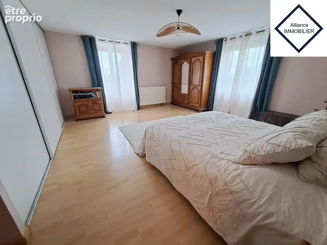 Maison 8 pièces 169 m² à vendre à Montauban-De-Bretagne (35360) - photo 6