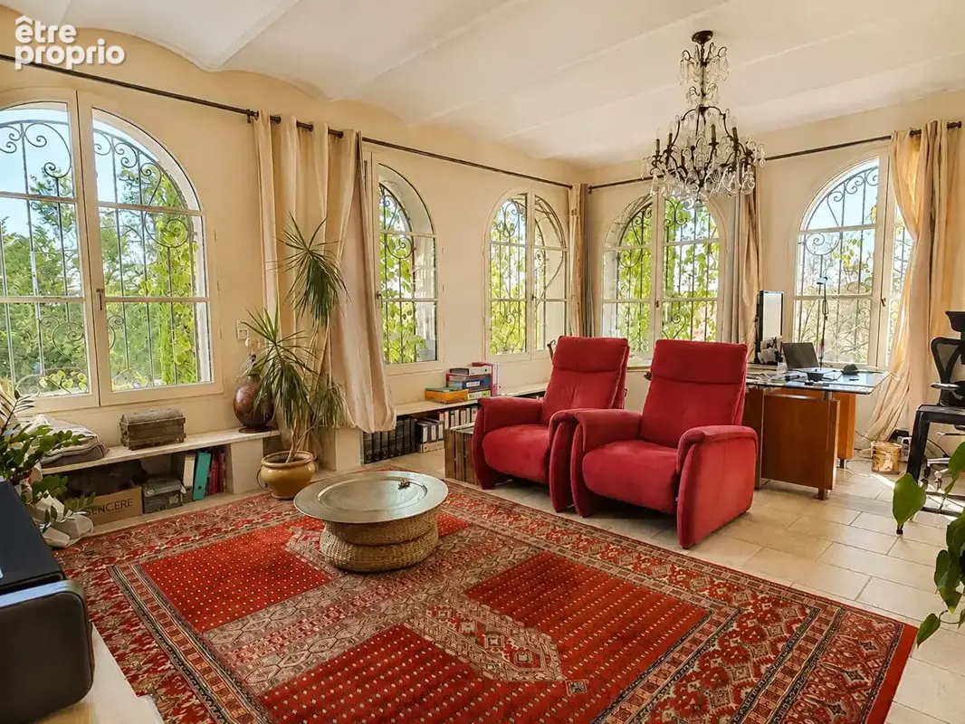 Bastide en pierres sur terrain de 8800 m² - photo 3