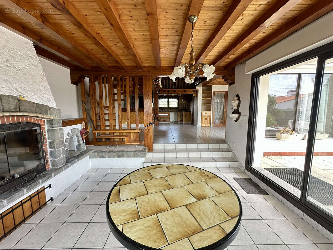 Maison à COMMEQUIERS