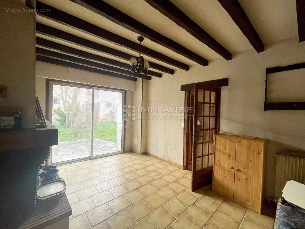 Maison à MARIGNY-LE-CHATEL