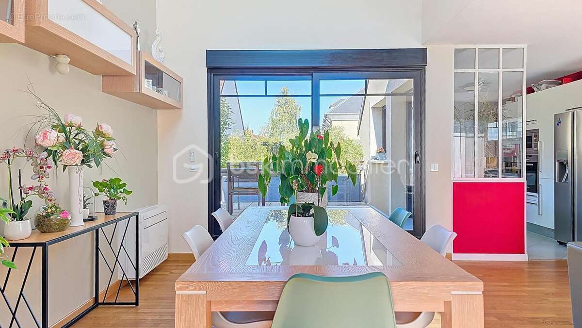 Appartement à CHEVRY-COSSIGNY