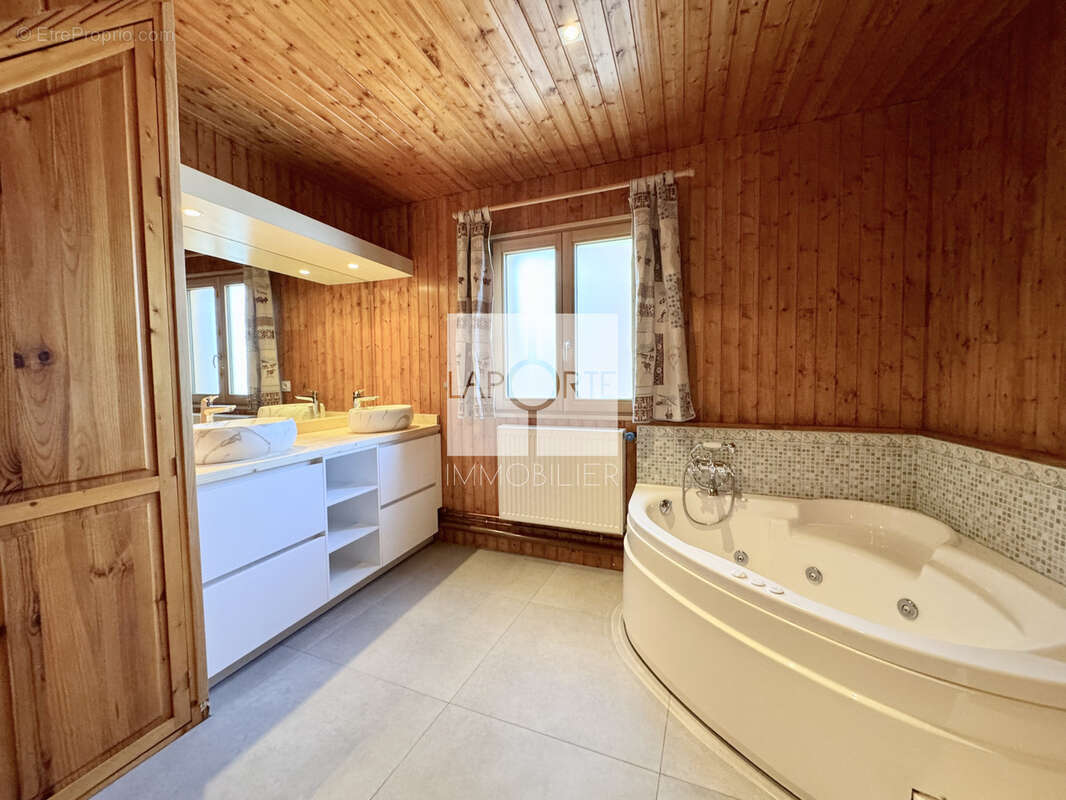 Maison à FONTCOUVERTE-LA-TOUSSUIRE