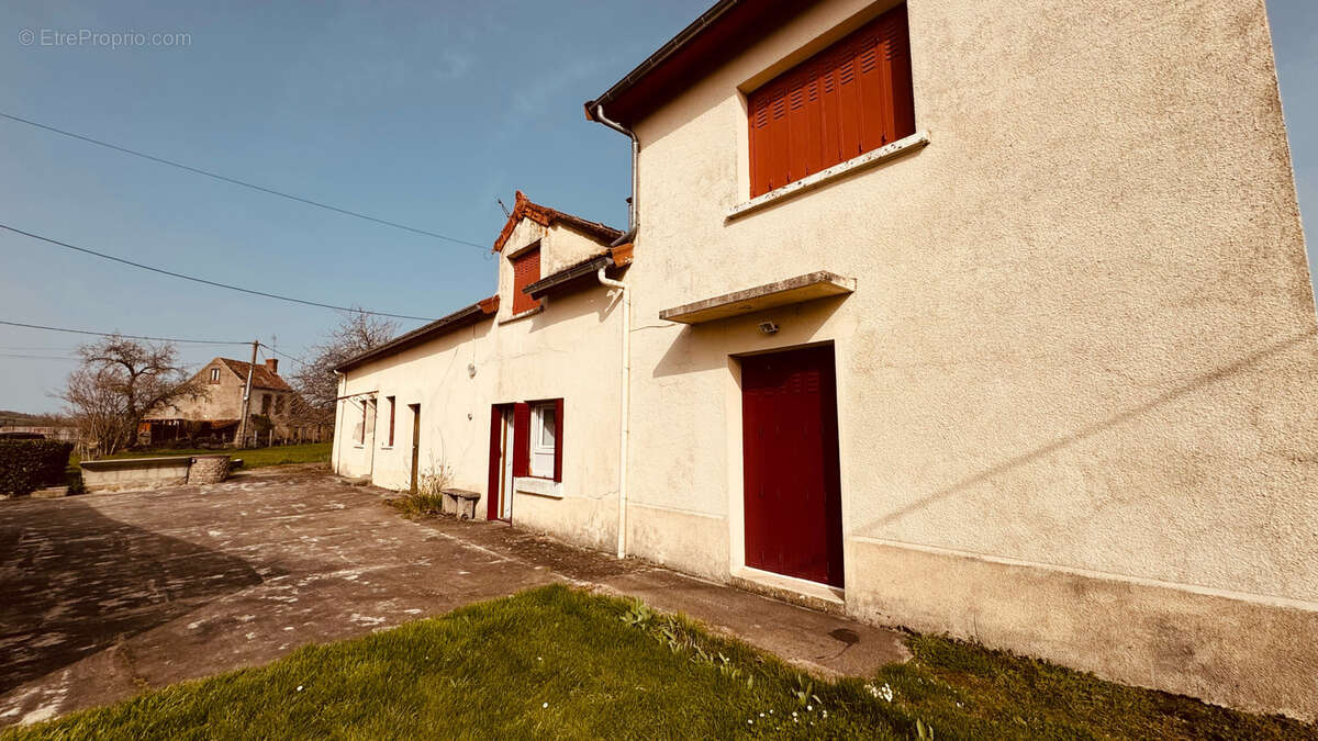 Longère bourguignonne située dans le secteur d' ISLAND au prix de 246 100 €. - photo 49