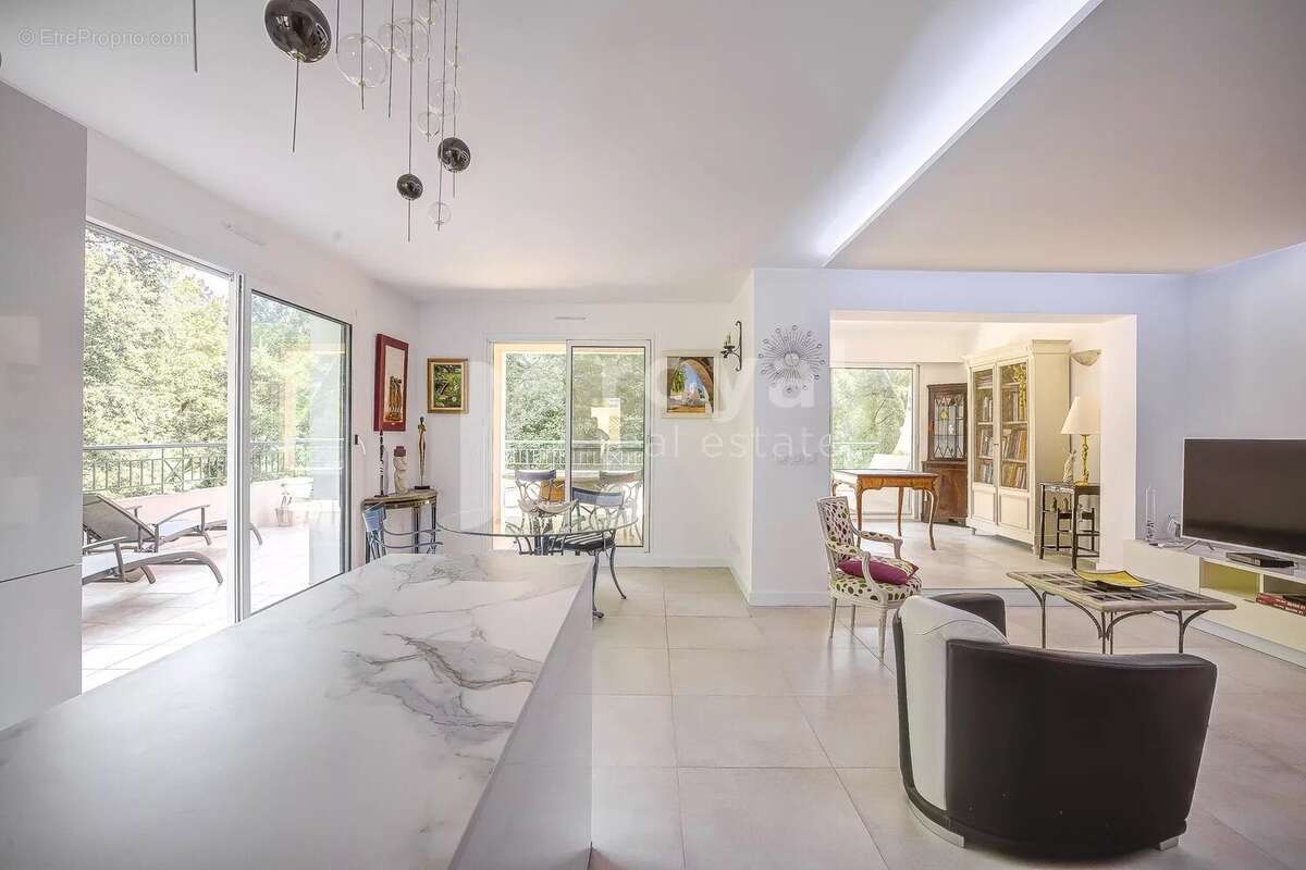 Belle villa au calme avec vue dégagée - Royal Mougins Golf - photo 3