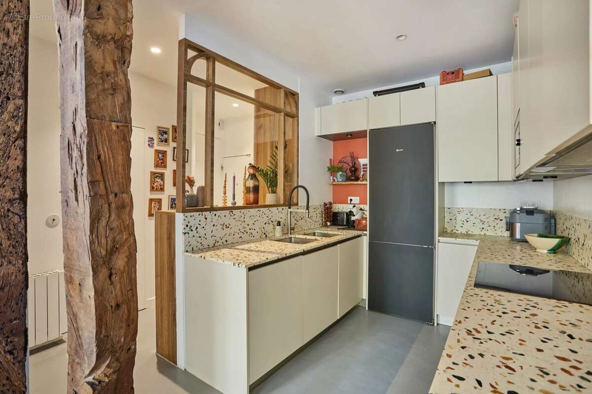 Appartement à PARIS-3E