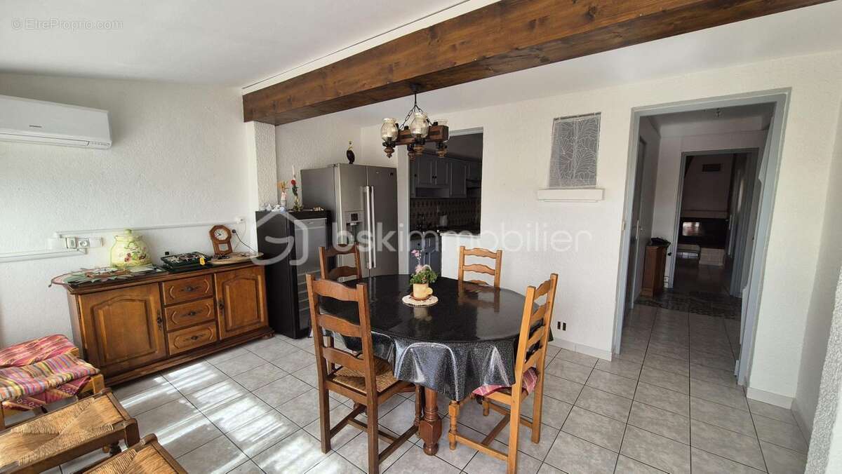 A vendre maison trois faces de 111m² sur terrain de 400m² dont 200m² constructible a saint laurent de la salanque - trois chambr - photo 2