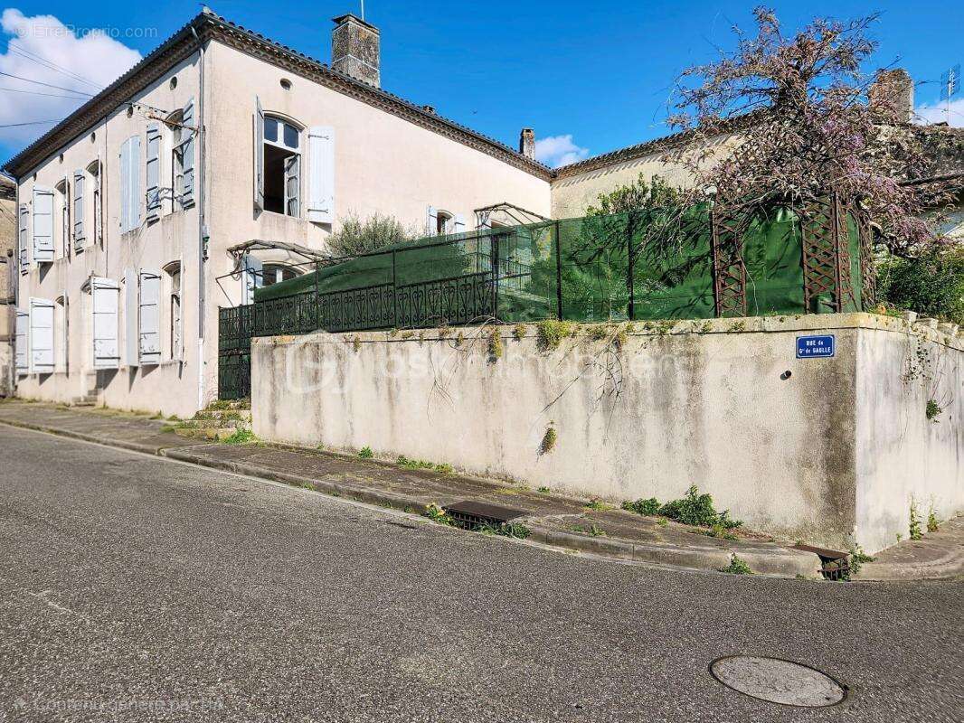 Maison à MEZIN