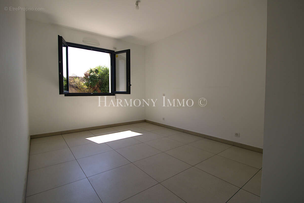 Appartement 3 pièces de 65m2 avec Terrasse   à 5 min d’Ajaccio centre - photo 7