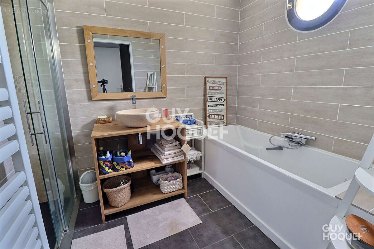 Maison à SAINTE-GENEVIEVE-DES-BOIS