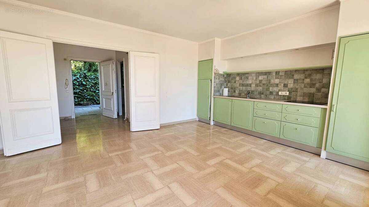 Appartement à VILLENEUVE-LOUBET