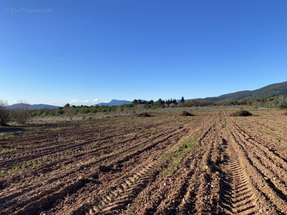 Terrain à PUGET-VILLE