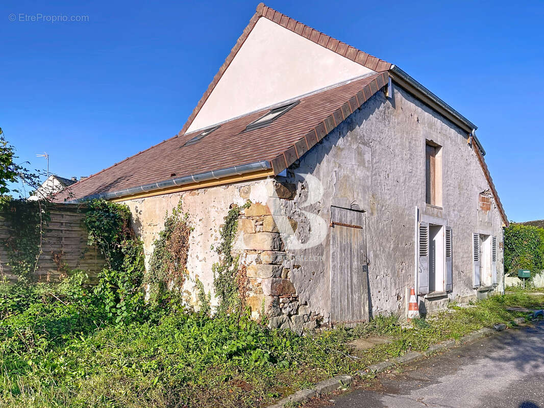 Maison à GRANDPUITS-BAILLY-CARROIS
