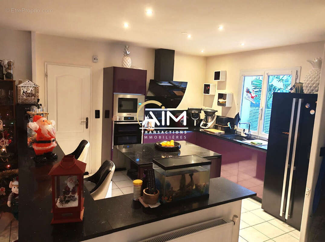 Maison à SAINT-DENIS-LES-PONTS