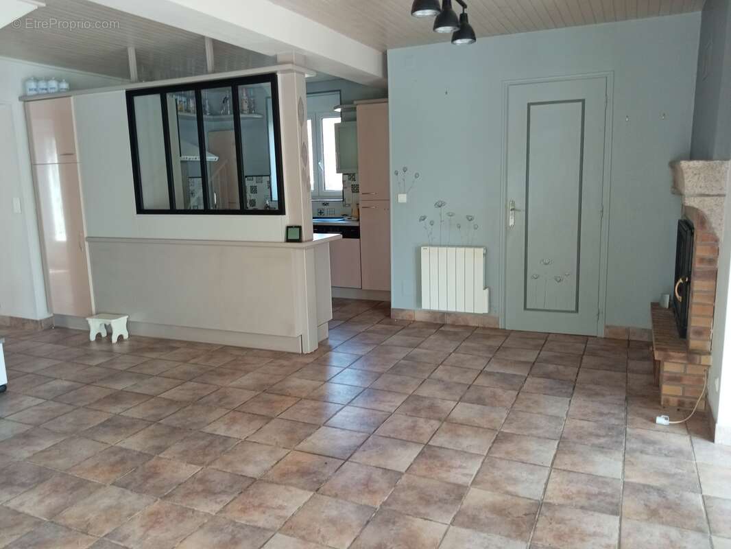 Maison 130 m² à Saint-Priest-La-Marche  - photo 8