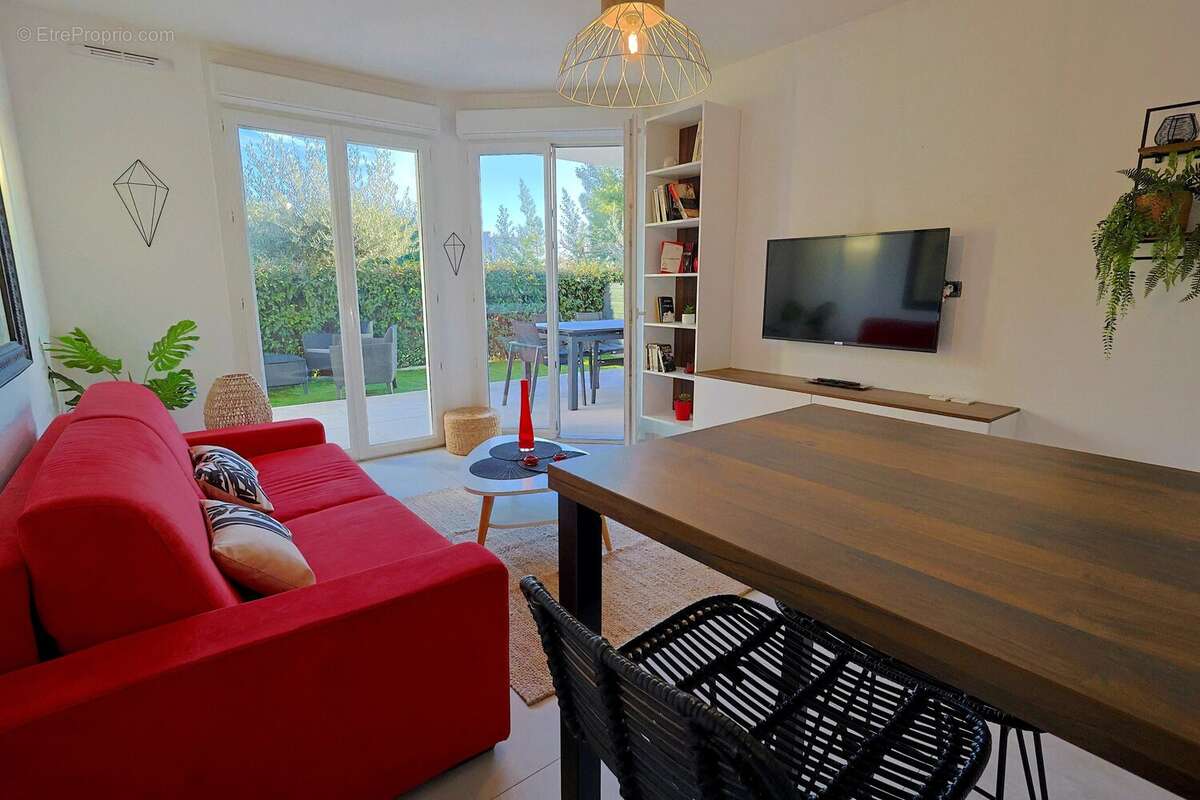 Appartement à VALLAURIS