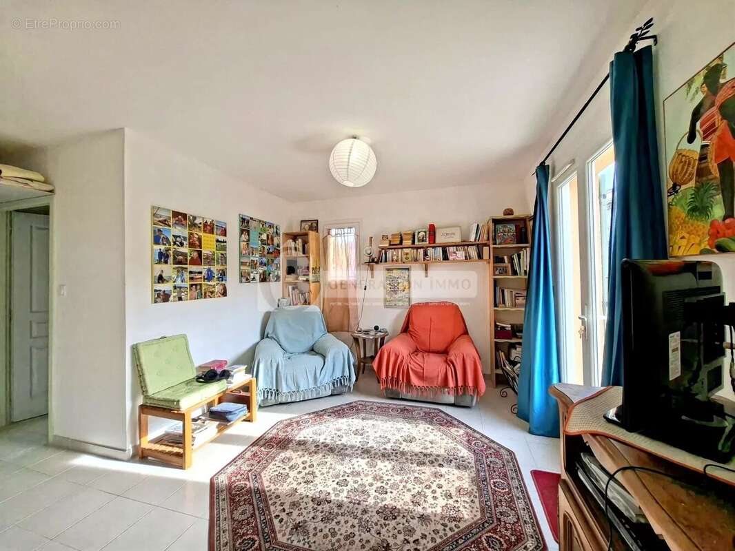 Maison à FONTVIEILLE