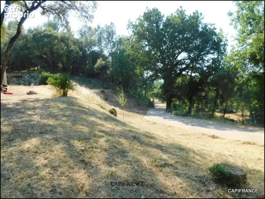 A LE VAL (83143) Maison familiale avec piscine, 4 chambres, grand garage, terrain naturel et boisé - photo 21
