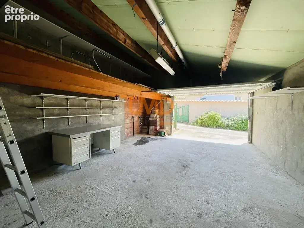 Propriété T5 avec piscine, parc, garages - photo 24