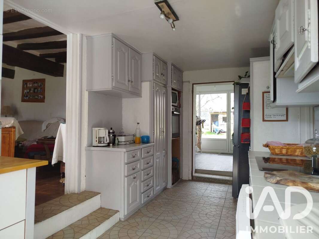 Maison 188 m² à Saint-Aubin-Des-Coudrais  - photo 3