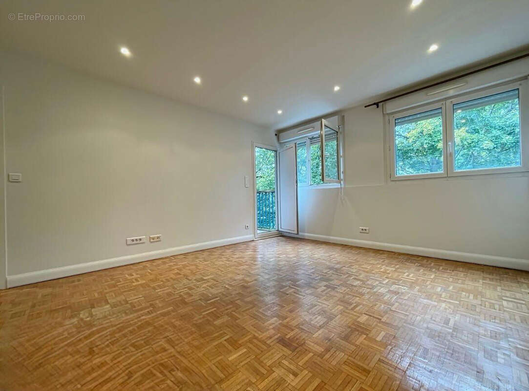 Appartement Aubergenville 3 pièce(s) 56,30  m2 2 CHAMBRES - CAVE - BALCON - photo 2