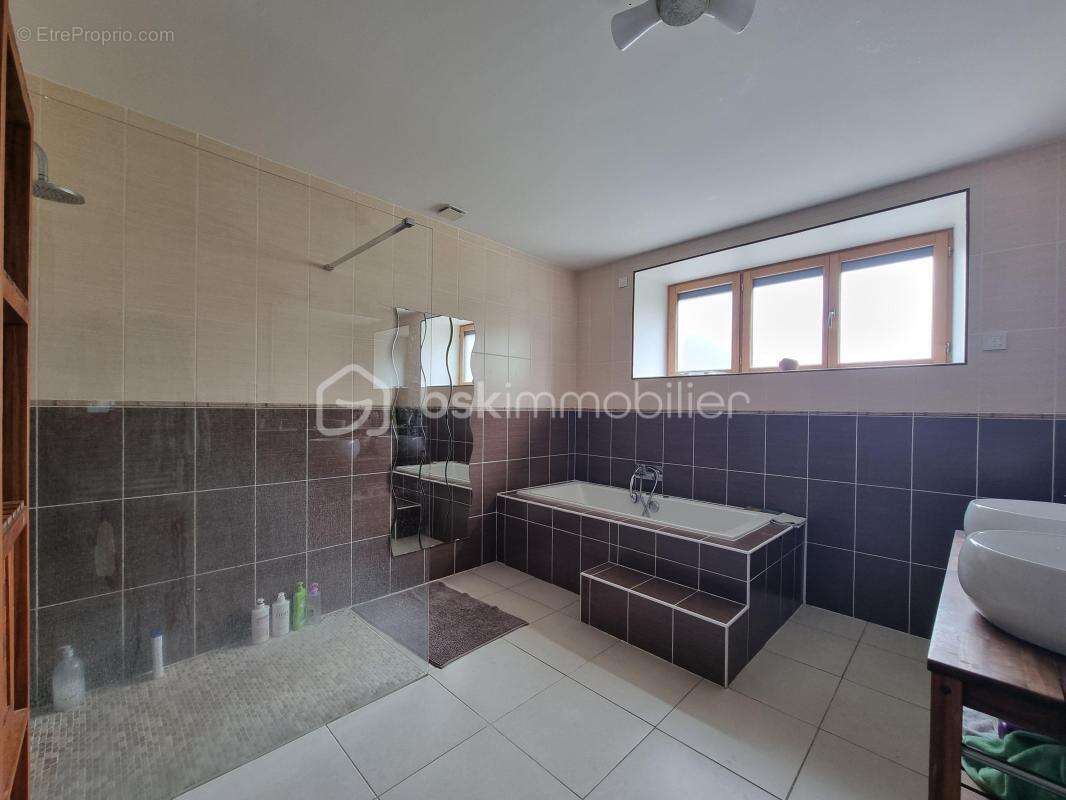 Maison à VERNEUIL-L'ETANG