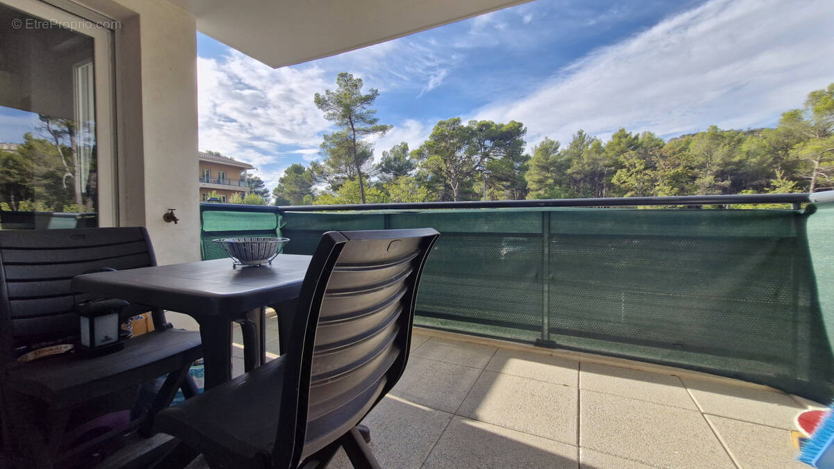 Appartement à CHATEAUNEUF-LE-ROUGE