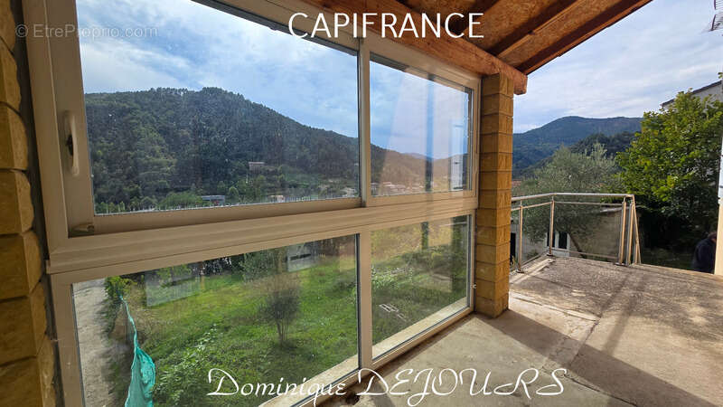 Maison à SAINT-SAUVEUR-DE-MONTAGUT