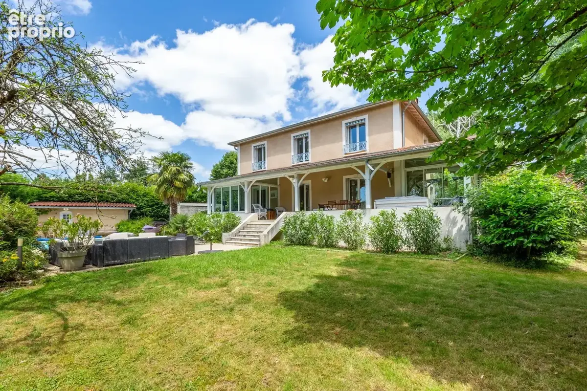 Villa ecully 280m2 - au fond d'une impasse - calme et discretion - photo 3