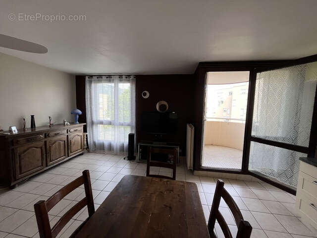 Appartement à FONTAINE