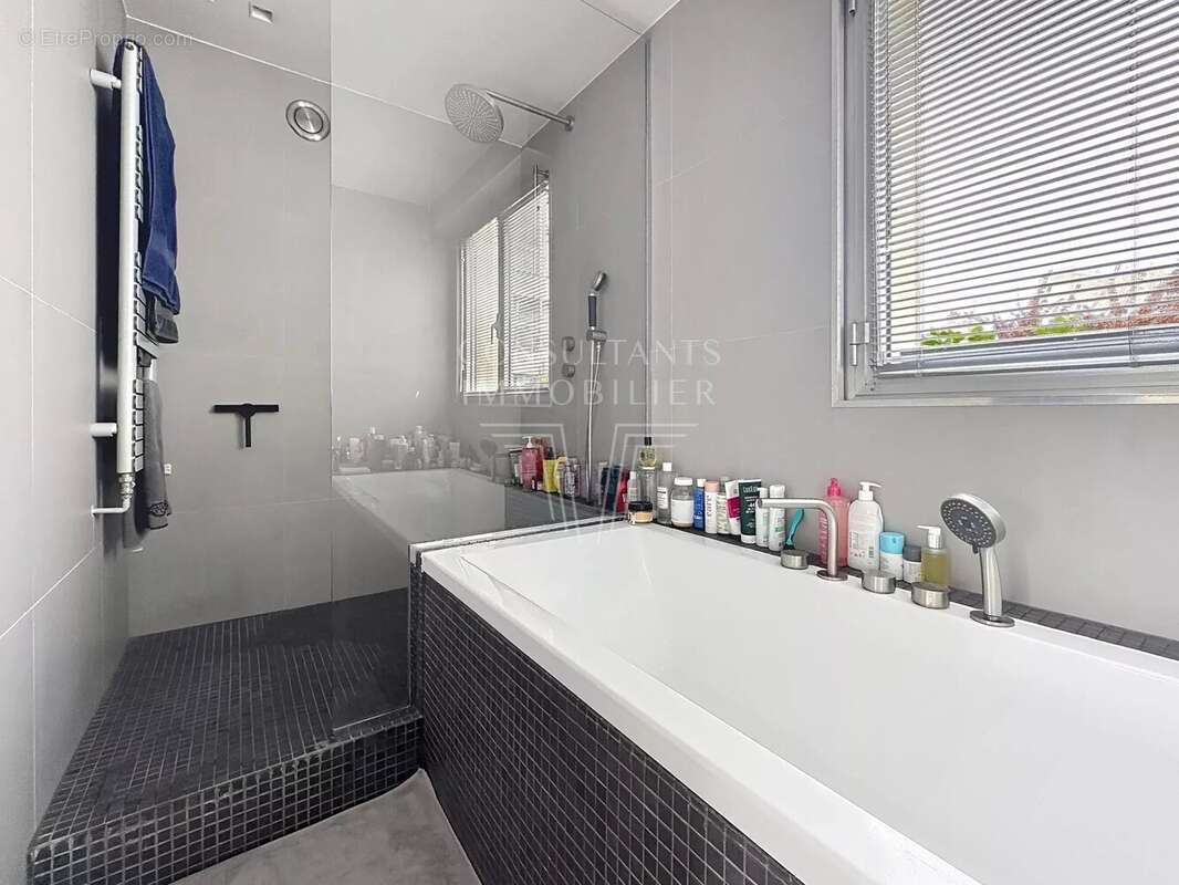 Appartement à PARIS-7E