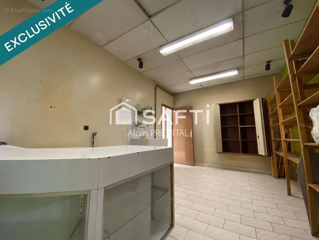 Photo 7 - Commerce à MONTREAL-LA-CLUSE