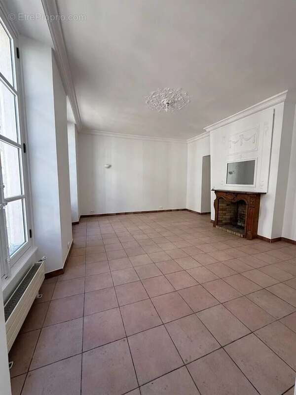 Appartement à PARIS-3E