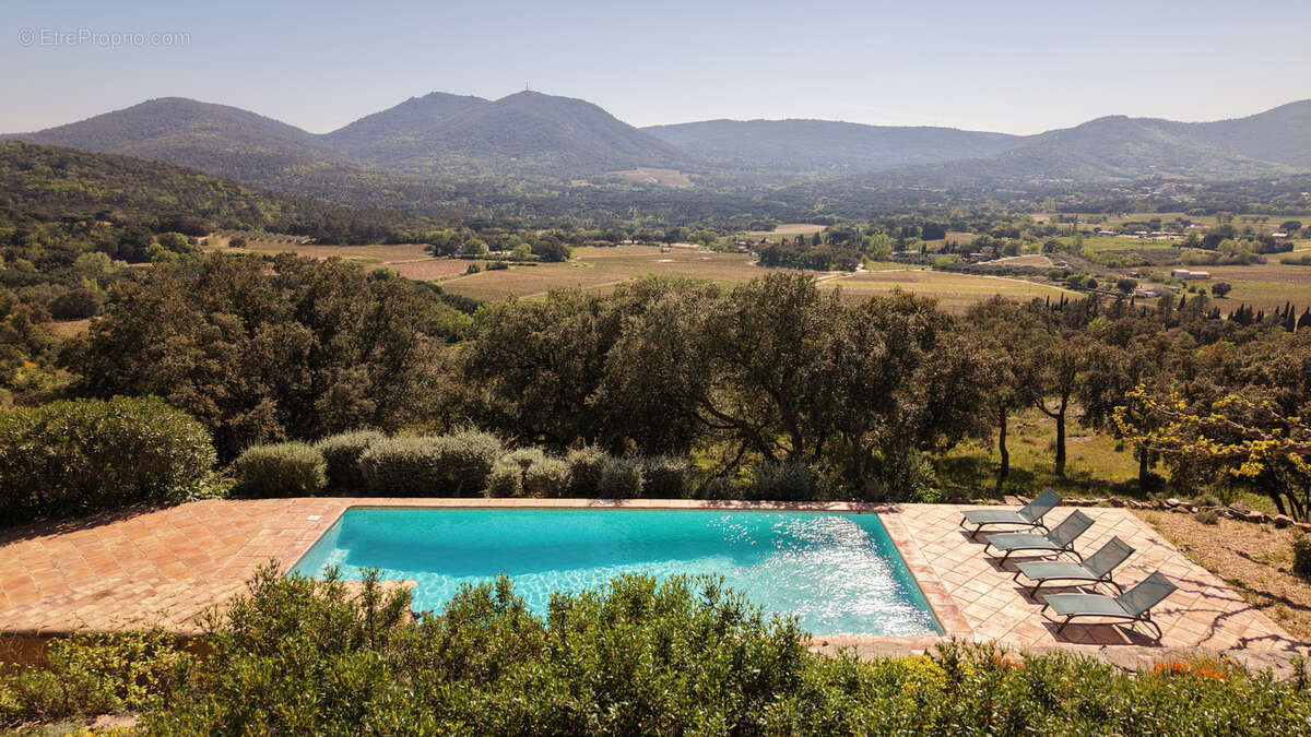 Maison à PLAN-DE-LA-TOUR